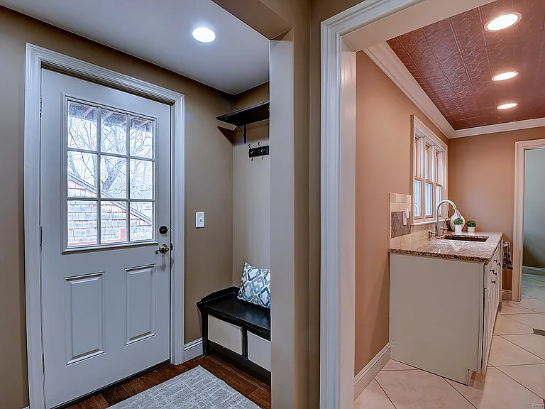 186 Raymond Rd — Photo 3