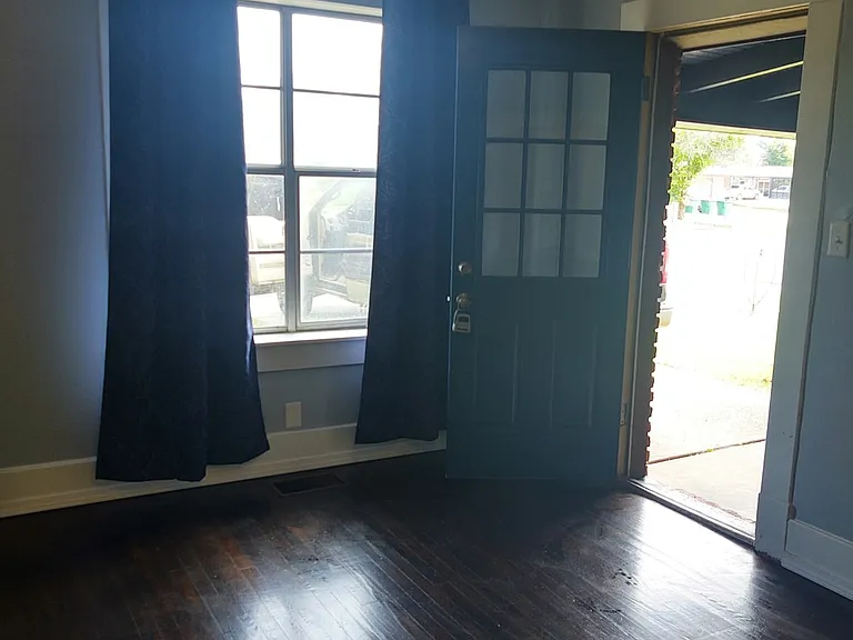 719 W Faulkner St #719 — Photo 3