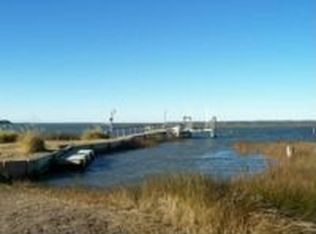 151 Breezy Point Rd, Beaufort, NC 28516