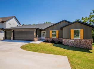 607 Atlanta Southeast St, Gravette, AR 72736