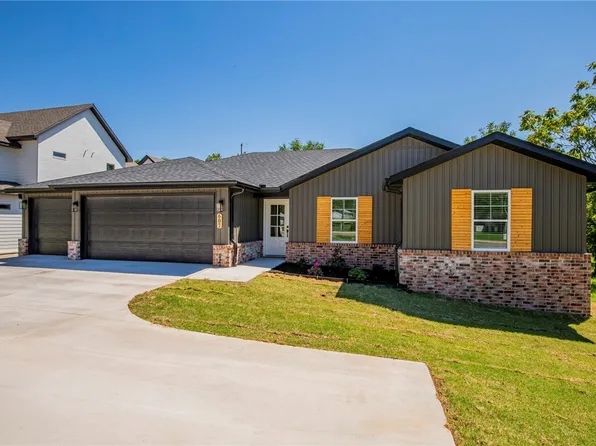 607 Atlanta Southeast St, Gravette, AR 72736