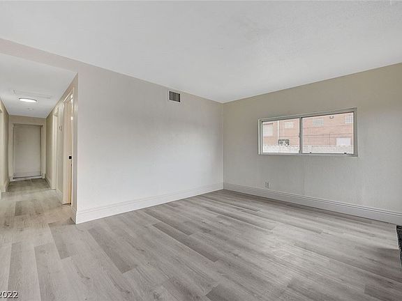 5th image of 1005 Pearl Ave