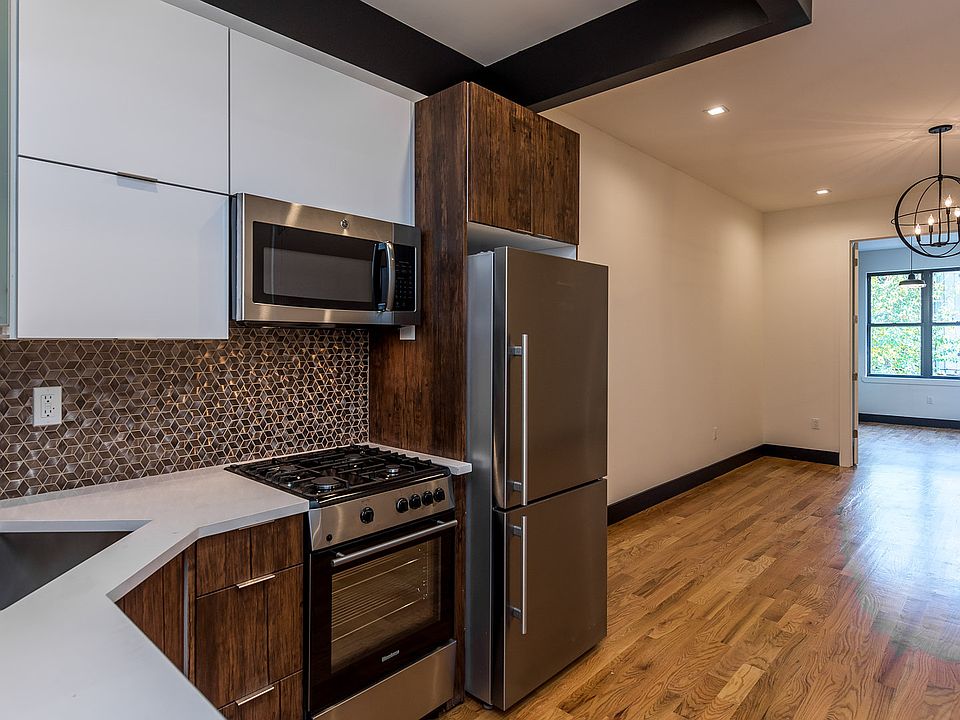 1st image of 302 Stanhope St APT 1R