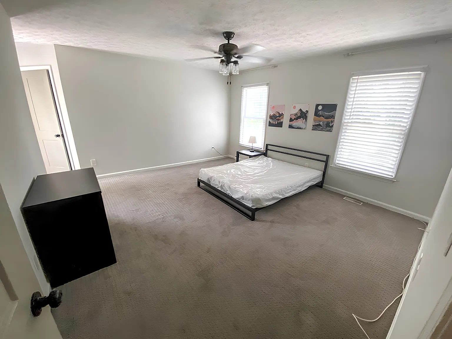 4 bed, 4.0 bath, 3658 sqft, $1,269 — Photo 2
