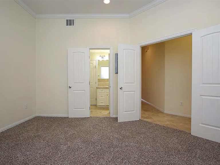 2701 Helena St #202 — Photo 8
