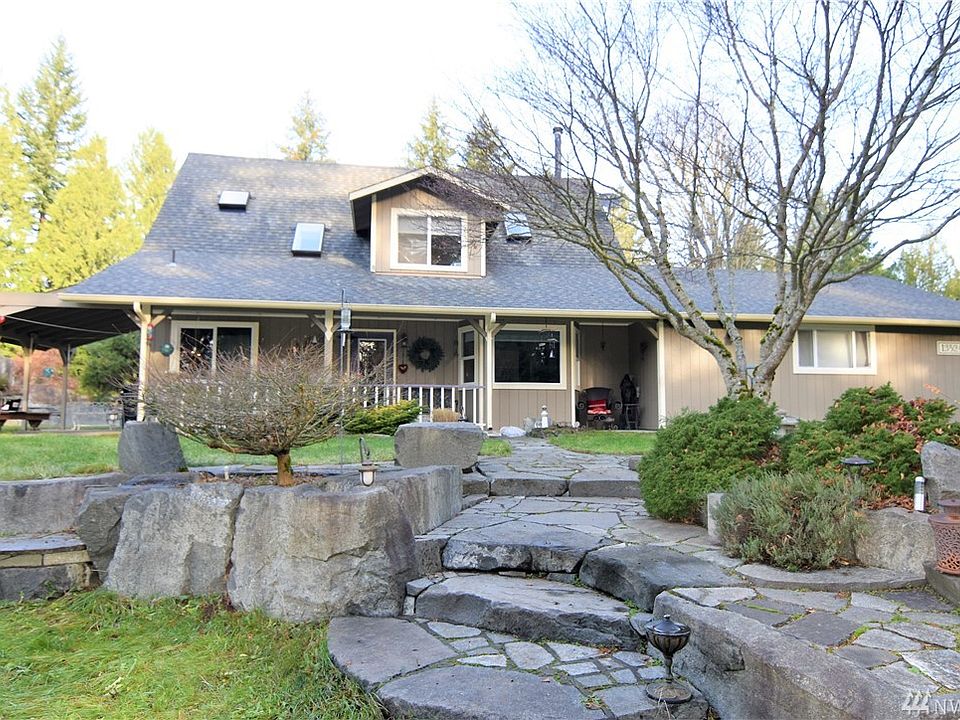 1st image of 13524 Land Ln SE
