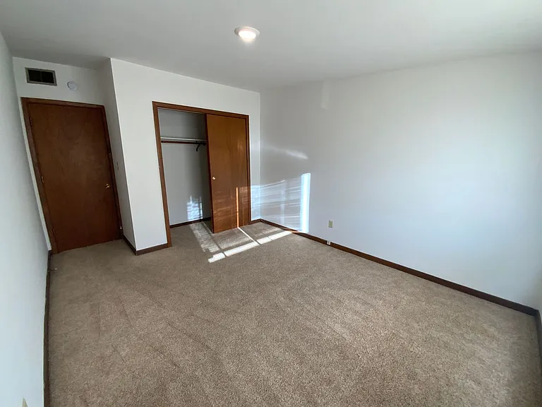 Library Place Apartments — Photo 4