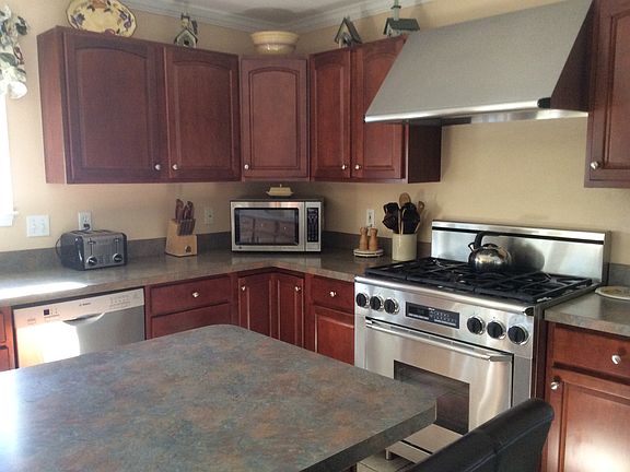 5th image of 120 Grindstone Dr