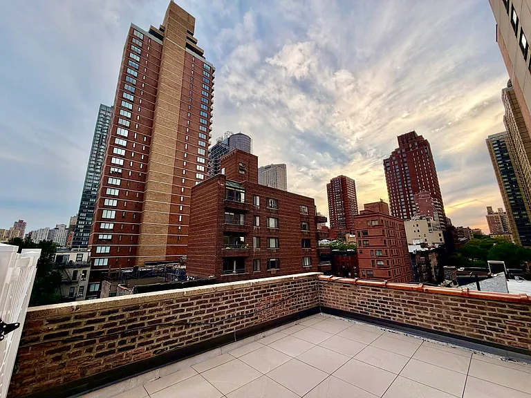 305 E 95th St #6B — Photo 4