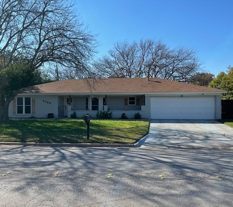 1st image of 2226 Robertson Dr