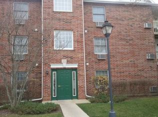 531 Leah Ln APT 1B, Woodstock, IL 60098