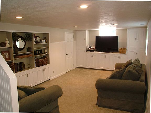 4th image of 1457 E Gregson Ave