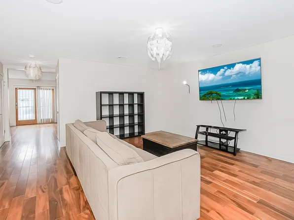 934 Jefferson Avenue image 2 of 36