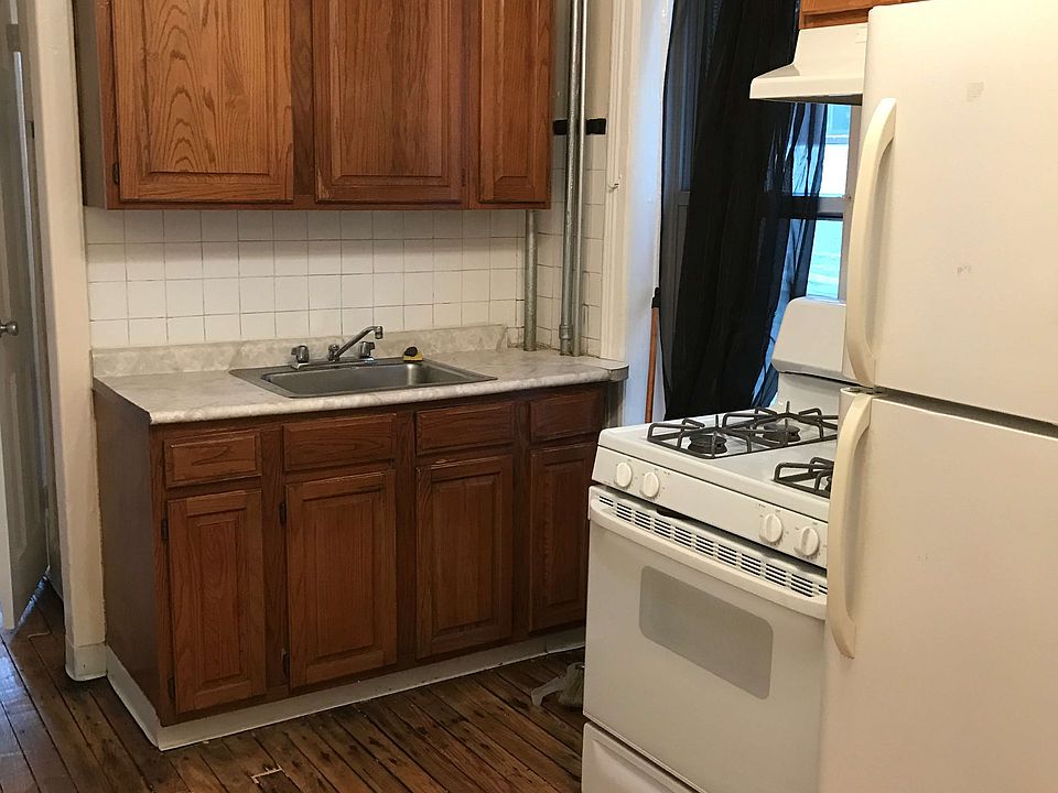 1st image of 2328 28th Ave APT 3R