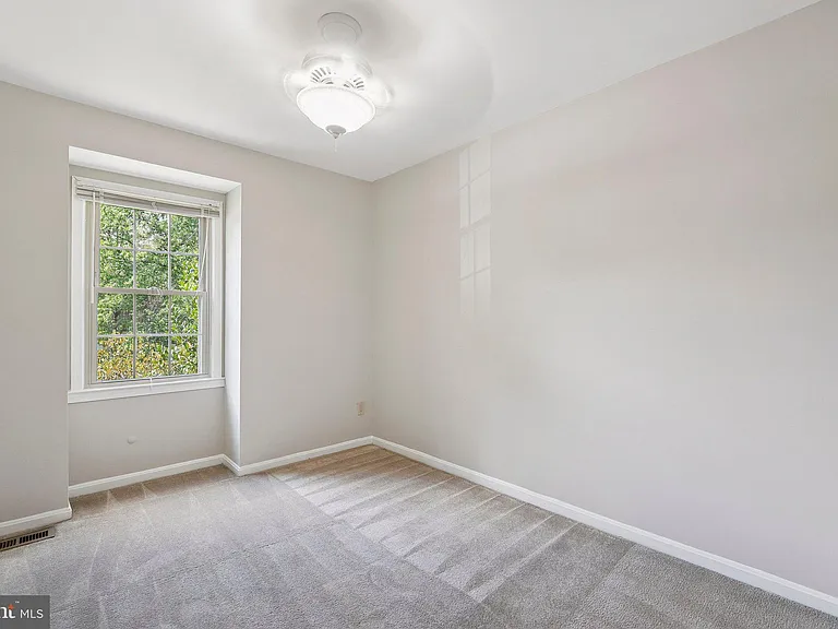 2917 Village Spring Ln — Photo 19