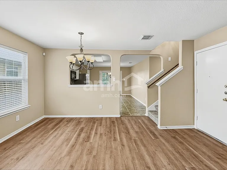 10518 Marengo Ln — Photo 5