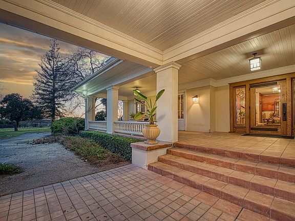 3rd image of 9486 E Lincoln Ave