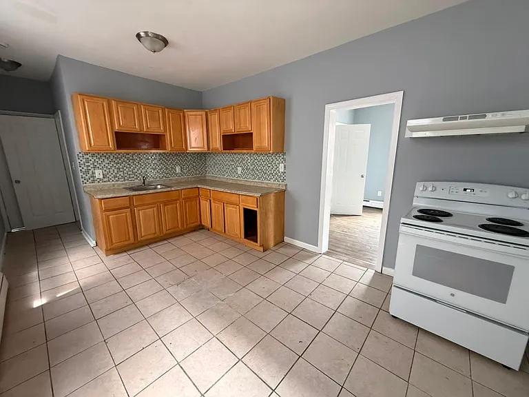 135 Hobson St #2 — Photo 3