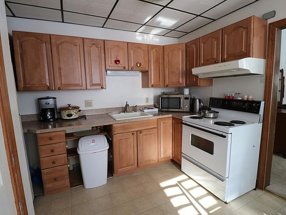 3rd image of 404 Jefferson Ave