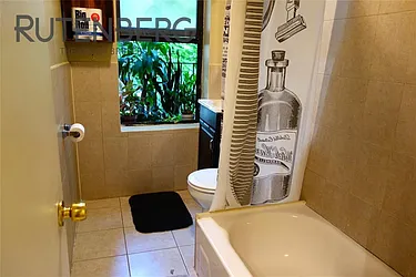 Rented by R New York