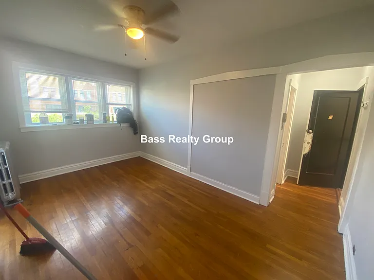 7752 N Eastlake Ter #3A — Photo 1