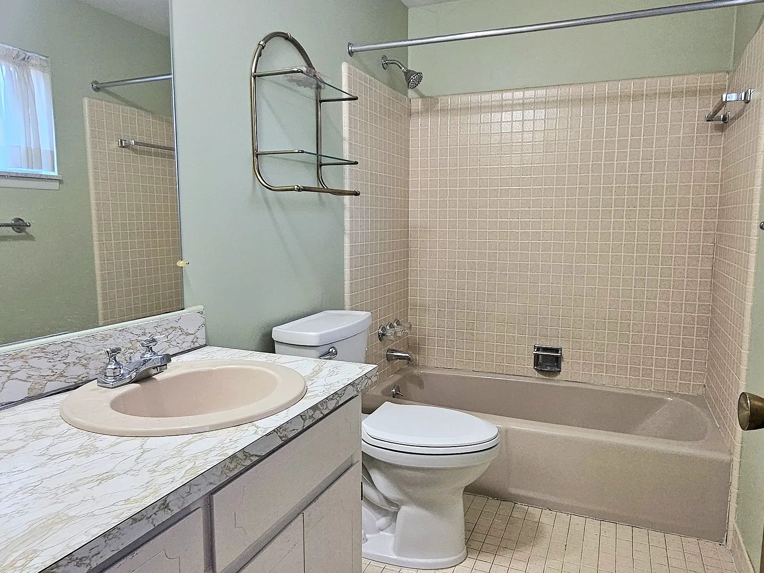 4 bed, 3.5 bath, 1846 sqft, $2,450 — Photo 2