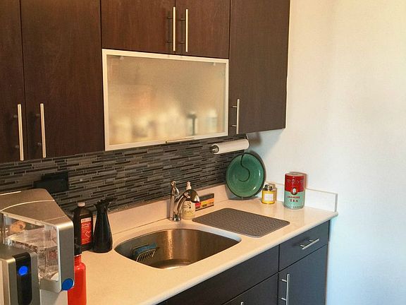 4th image of 300 Mercer St APT 24L