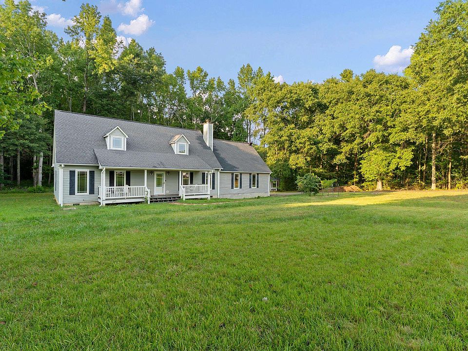 1st image of 212 Gray Dr