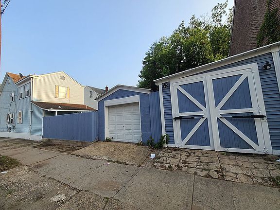 3rd image of 1301 Chestnut Ave