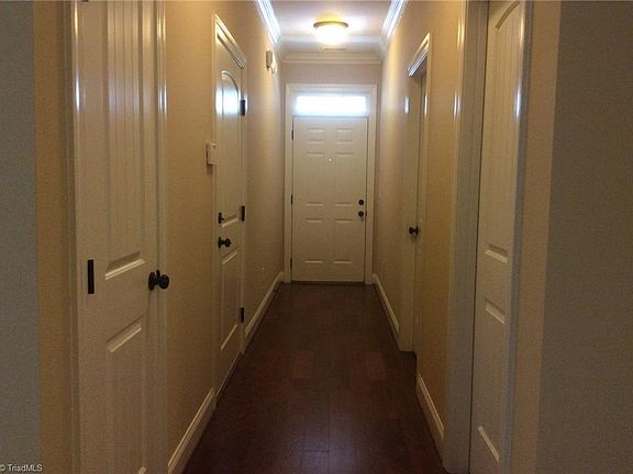2nd image of 121 Chestnut Bend Dr