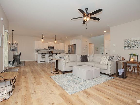 3rd image of 8405 Wyatt Ct
