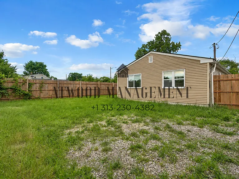 18666 Joseph Campau St — Photo 14