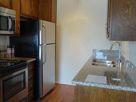 2nd image of 4070 Kansas St #02