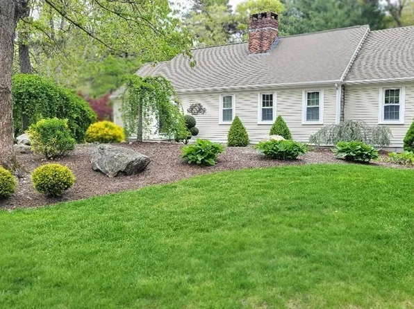 4 Wolf Hl, East Sandwich, MA 02537