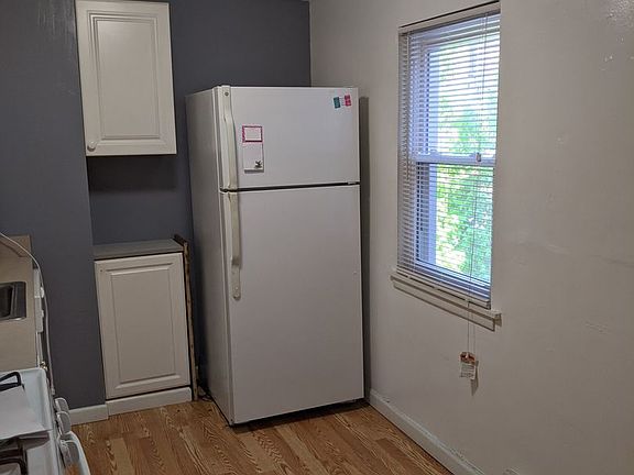 2nd image of 327 Meyran Ave APT 2