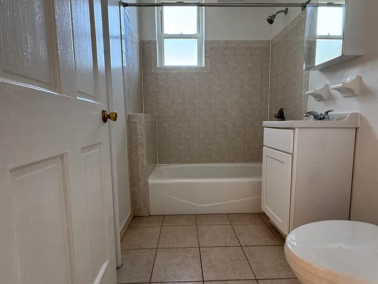 110 Waring Place — Photo 7