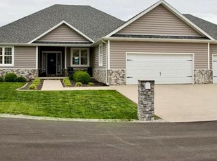 306 Excalibur Dr, Carterville, IL 62918