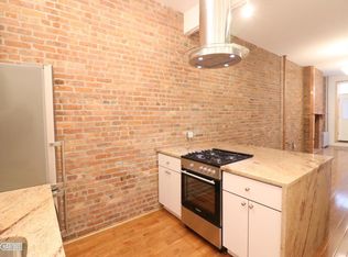 180 Greenpoint Ave APT 1L, Brooklyn, NY 11222