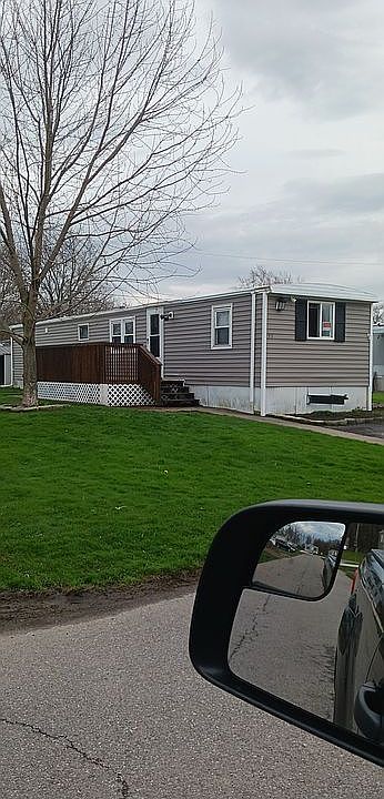 1st image of 33 Farmingdale Dr