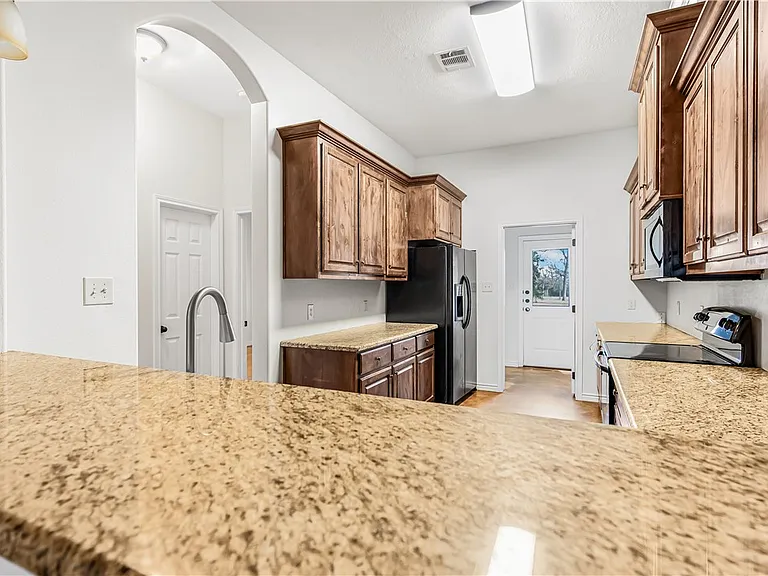 3933 John Sharp Pkwy #A — Photo 8
