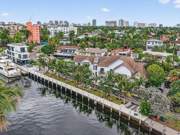 400 Mola Ave — Photo 104