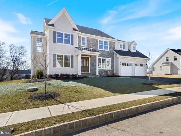 203 Walnut Tree Ln, Malvern, PA 19355