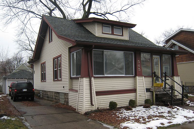 1st image of 565 W Saratoga Ave