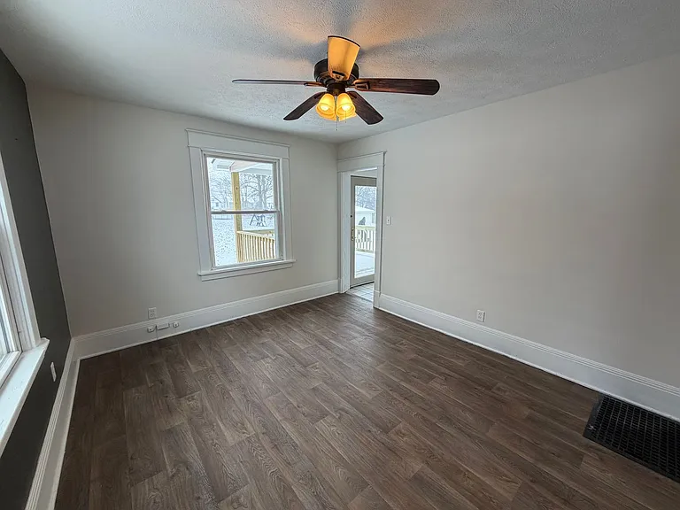 443 S Union Ave — Photo 6