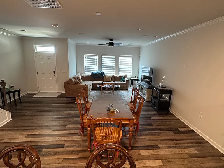 5138 Anamosa St — Photo 2