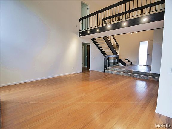 3rd image of 3652 Knollstone Dr