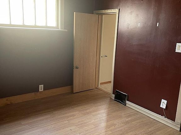 5th image of 629 Fairview Ave