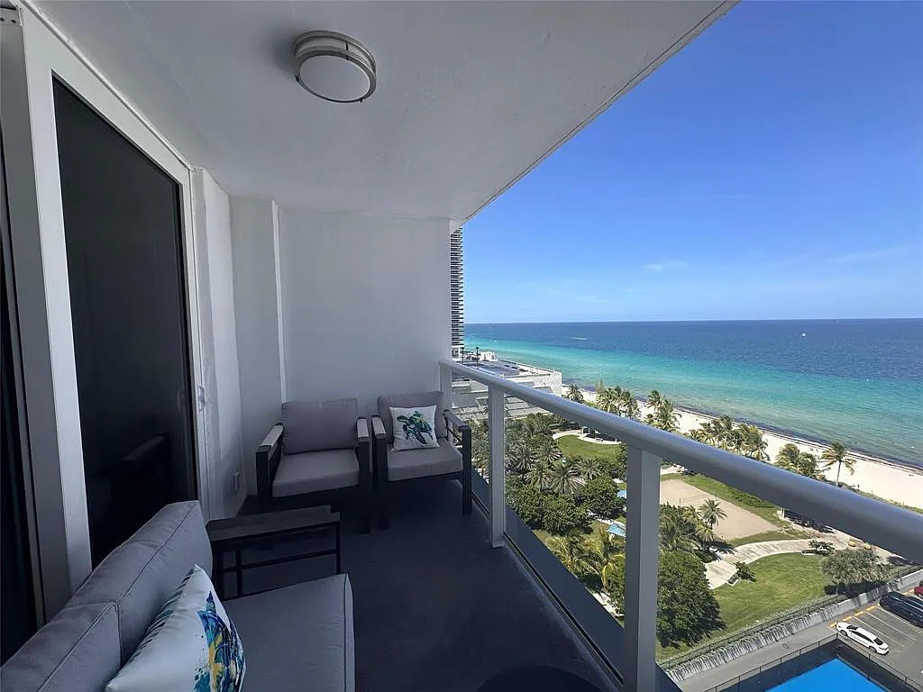 2 bed, 2.0 bath, 1350 sqft, $4,900 — Photo 1