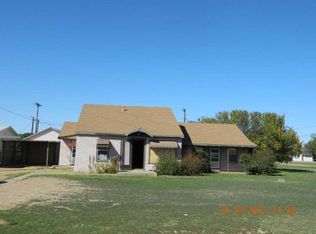 1114 S Ralls Hwy, Floydada, TX 79235