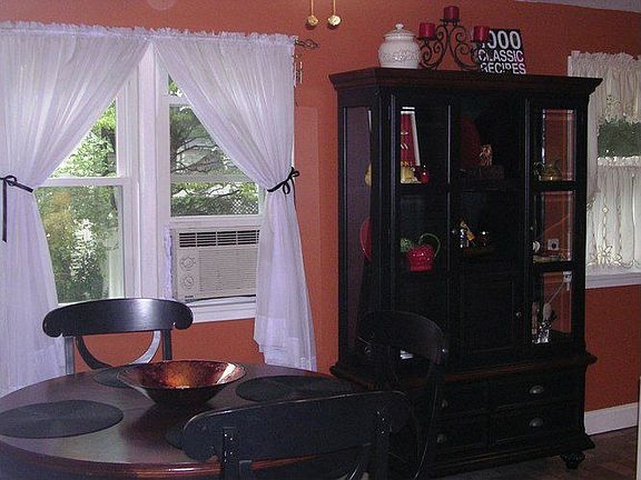 Spacious Dining Area